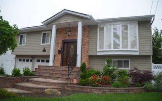 799 Vivian Ct, Baldwin, NY 11510