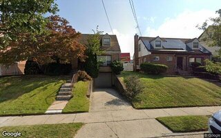 8-15 Clintonville St, Whitestone, NY 11357