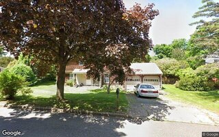 8 Cynthia Ln, Northport, NY 11768
