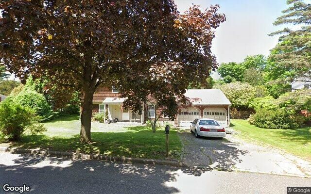8 Cynthia Ln, Northport, NY 11768
