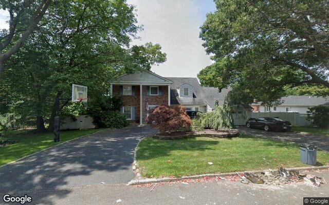 8 Devon Ave, Farmingville, NY 11738