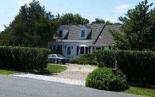 8 E Rampasture Rd, Hampton Bays, NY 11946