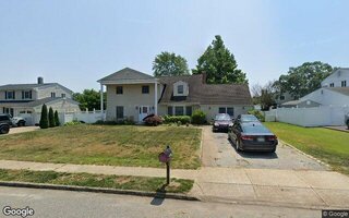 8 Foil Ln, Holbrook, NY 11741