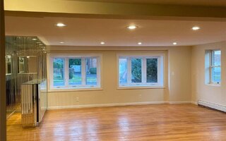 8 Ingram Dr, Hicksville, NY 11801