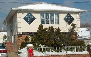 8 Jefferson St, Freeport, NY 11520