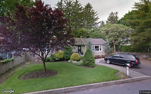 8 Knollcrest Rd, Nesconset, NY 11767