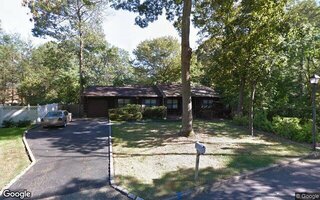 8 Nason Pl, Dix Hills, NY 11746