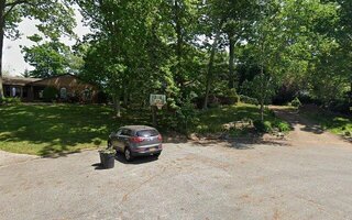 8 Pike Ct, Northport, NY 11768