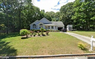 8 Rainbow Ct, Middle Island, NY 11953