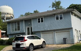 8 Russell Ct, Copiague, NY 11726