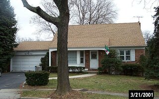 8 Terry Ct, Glen Head, NY 11545