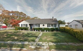 80 Grand Ave, Lindenhurst, NY 11757