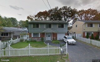 80 Lafayette St, Huntington, NY 11743