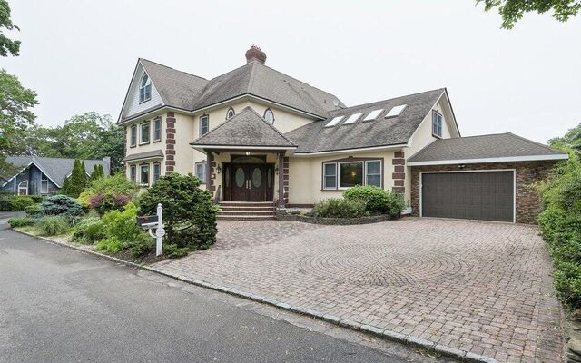 80 Soundview Dr, Rocky Point, NY 11778 (House View)