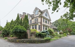 80 Soundview Dr, Rocky Point, NY 11778
