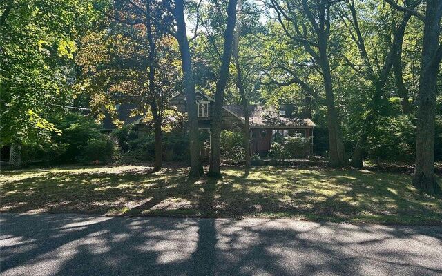 80 Woodacres Rd, East Patchogue, NY 11772 (Forest)