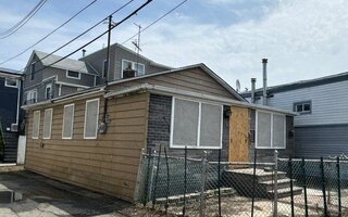 802 Lanark Rd, Broad Channel, NY 11693