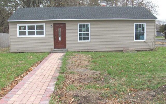 803 Provost Ave, Bellport, NY 11713