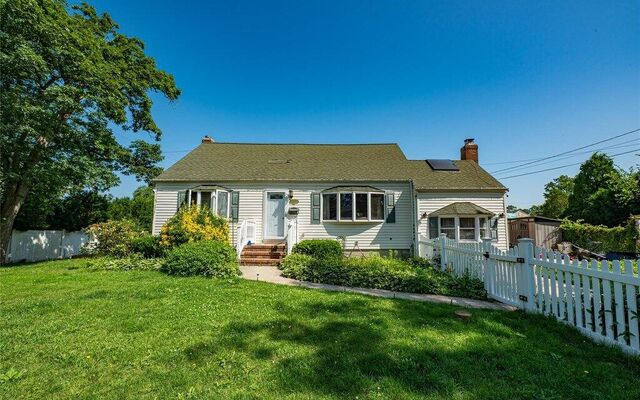 805 Arlington Rd, West Babylon, NY 11704 (Yard)