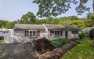 805 Canal Rd, Mount Sinai, NY 11766