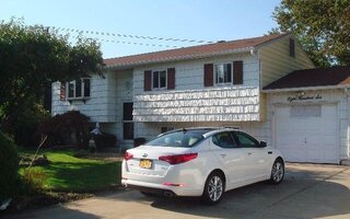 806 10th St, West Babylon, NY 11704