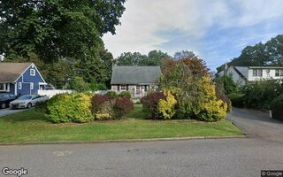 814 Ocean Ave, West Islip, NY 11795