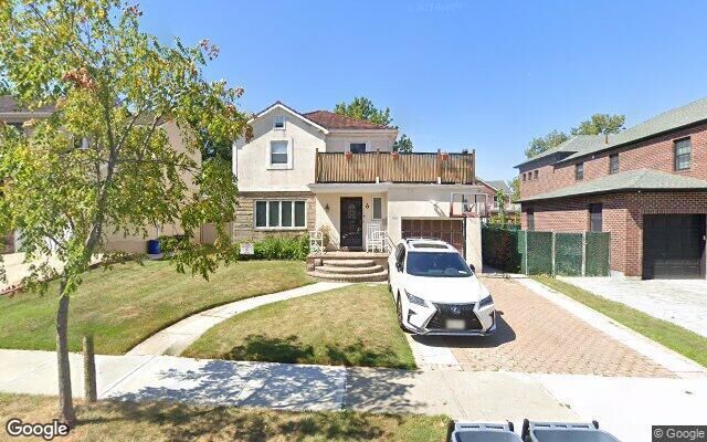 82-10 214th St, Queens Village, NY 11427