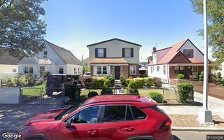 82-18 264th St, Glen Oaks, NY 11004