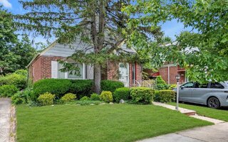 82-65 250th St, Bellerose, NY 11426