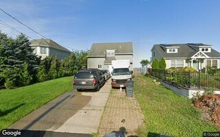 82 Grandview Dr, Shirley, NY 11967