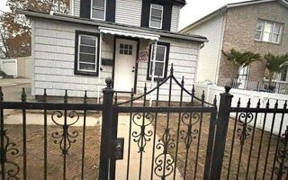82 Laurel Ave, Hempstead, NY 11550