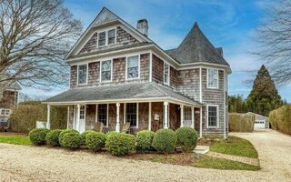 82 Powell Ave, Southampton, NY 11968