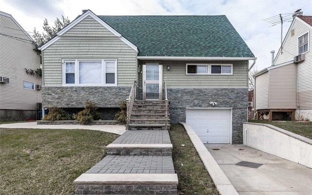 82 Westside Ave, Freeport, NY 11520