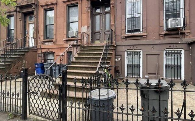822 Lafayette Ave, Brooklyn, NY 11221 (Porch)