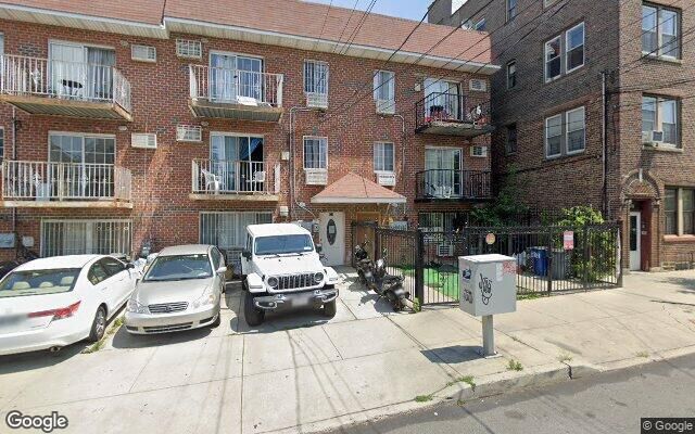 823 E 218th St, Bronx, NY 10467