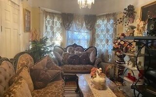 823 E 35th St, Brooklyn, NY 11210