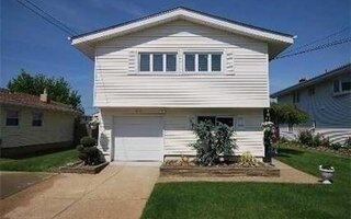 824 S Ocean Ave, Freeport, NY 11520