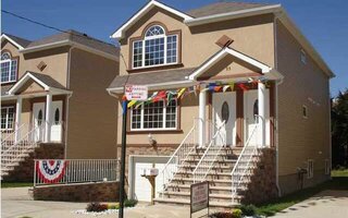 83 Delafield Pl, Staten Island, NY 10310