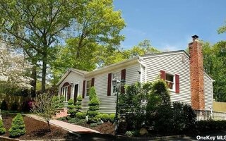 83 Sound Beach Blvd, Sound Beach, NY 11789
