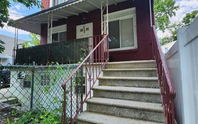 836 Revere Ave, Bronx, NY 10465 (Porch)