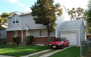 84 Botsford St, Hempstead, NY 11550