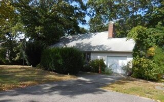 84 Hiawatha Dr, Brightwaters, NY 11718