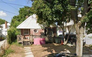 840 Taft St, West Hempstead, NY 11552