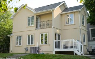 845 W Fingerboard Rd, Staten Island, NY 10305