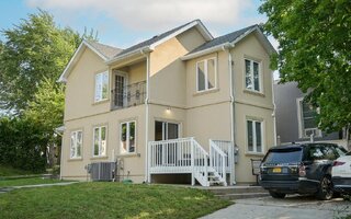 845 W Fingerboard Rd, Staten Island, NY 10305
