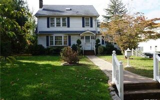 85-88 Palermo St, Hollis, NY 11423