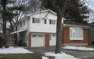 85 Cedar Rd, Westbury, NY 11590