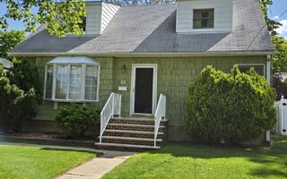 85 Exeter St, Staten Island, NY 10308