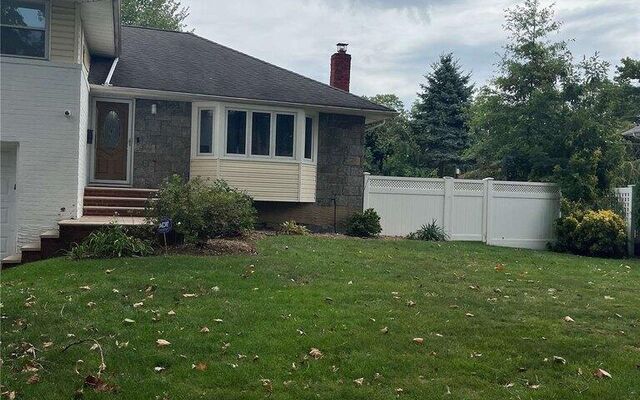 852 Sharon Ln, Westbury, NY 11590