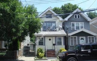 86-85 102nd St, Richmond Hill, NY 11418